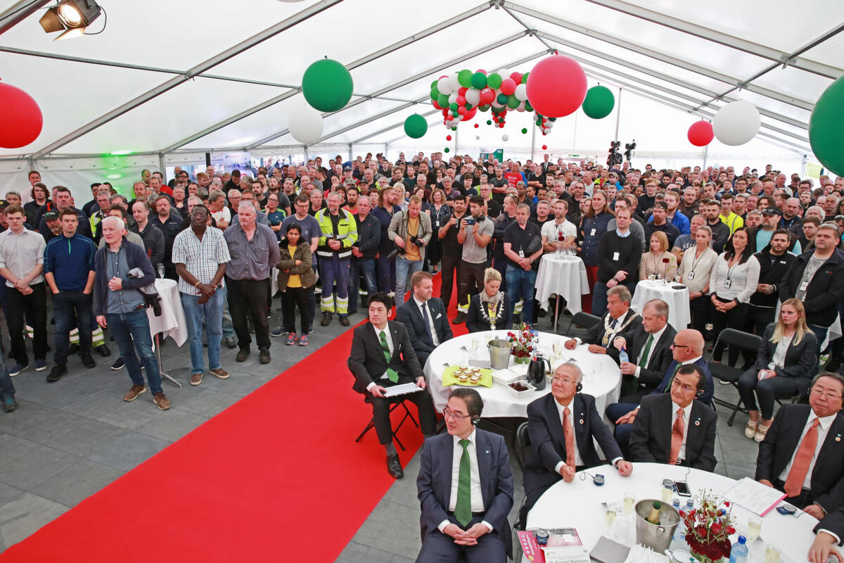 140 Anniversary celebration full marquise